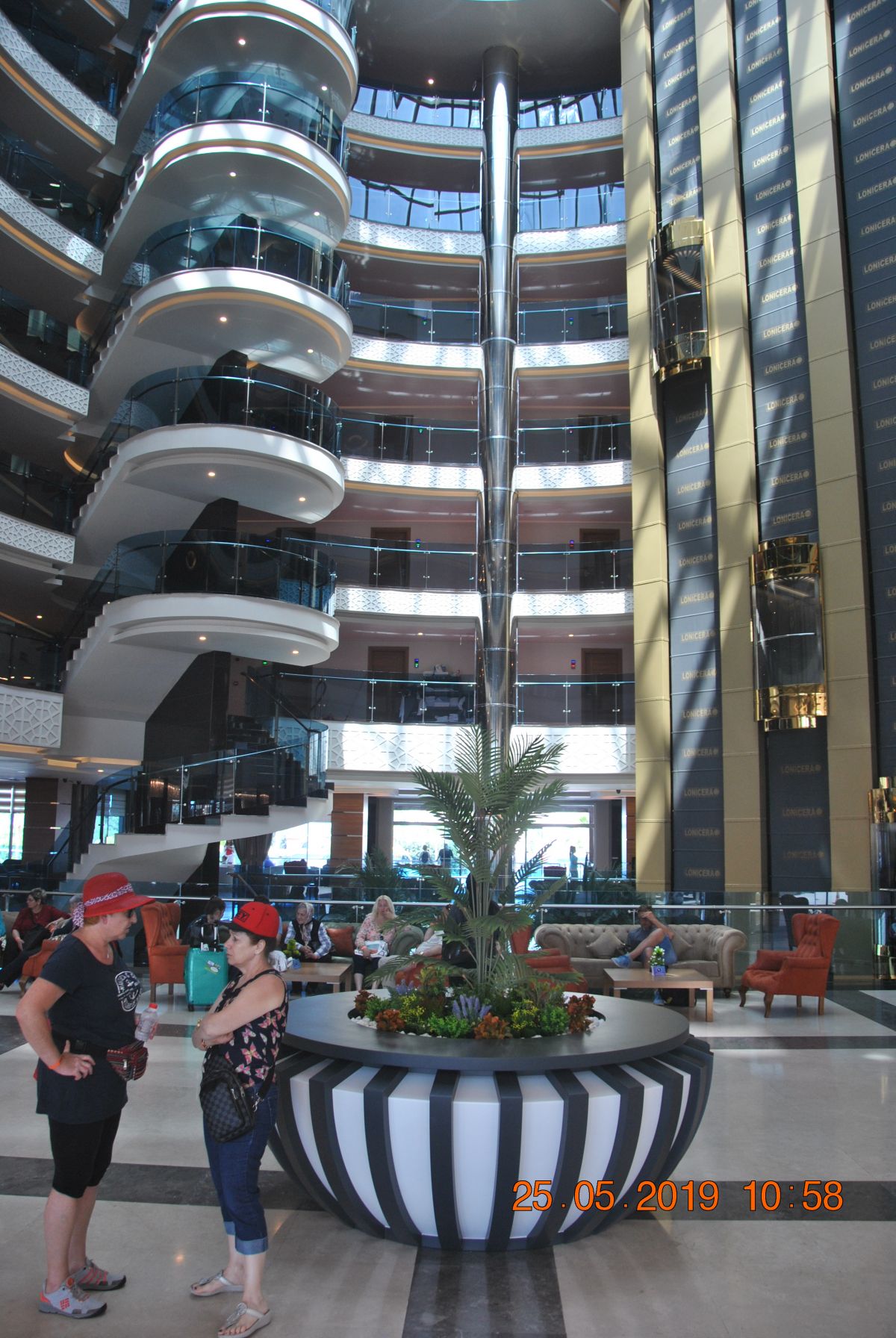 imagini hotel LONICERA RESORT